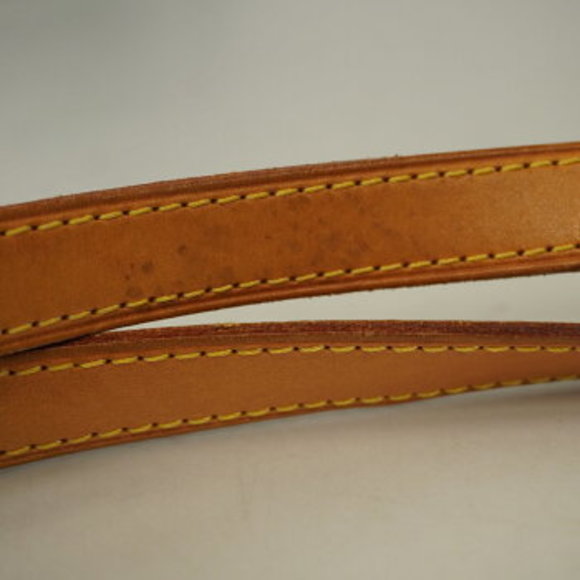 Louis Vuitton Monogram Totally MM Tote Bag - Picture 8 of 9